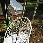 Glamping Kaliska Οργανωμένο κάμπινγκ Łochów